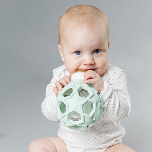 Biberon 2 en 1 avec balle verte