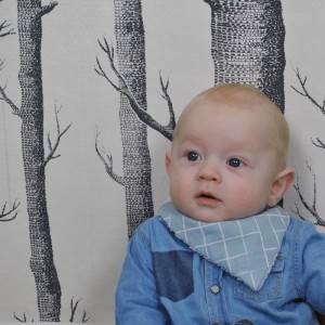 Mini bavoir carreaux bleus 2