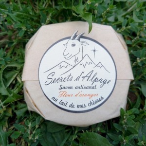 SAVON ARTISANAL AU LAIT DE CHEVRE SENTEUR FLEUR D ORANGER - SECRETS D ALPAGE 2