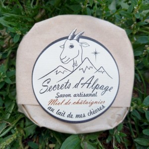 SAVON LAIT DE CHEVRE ARTISANAL MIEL DE CHATAIGNIER FAIT MAIN EN ARDECHE VERTE - SECRETS D ALPAGE 2