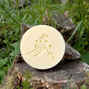 SAVON NEUTRE AU LAIT DE CHEVRE ARTISANAL ET FABRIQUE EN ARDECHE VERTE - SECRETS D ALPAGE