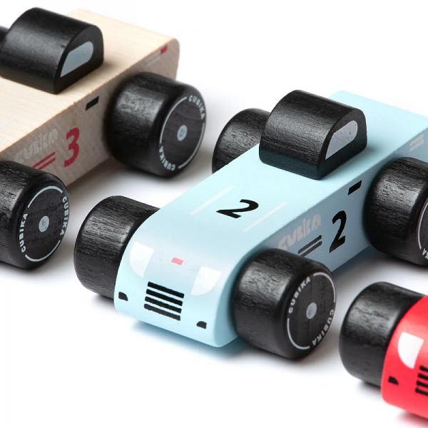 VOITURES DE COURSE EN BOIS