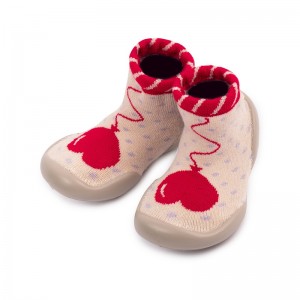 CHAUSSONS CHAUSSETTES...